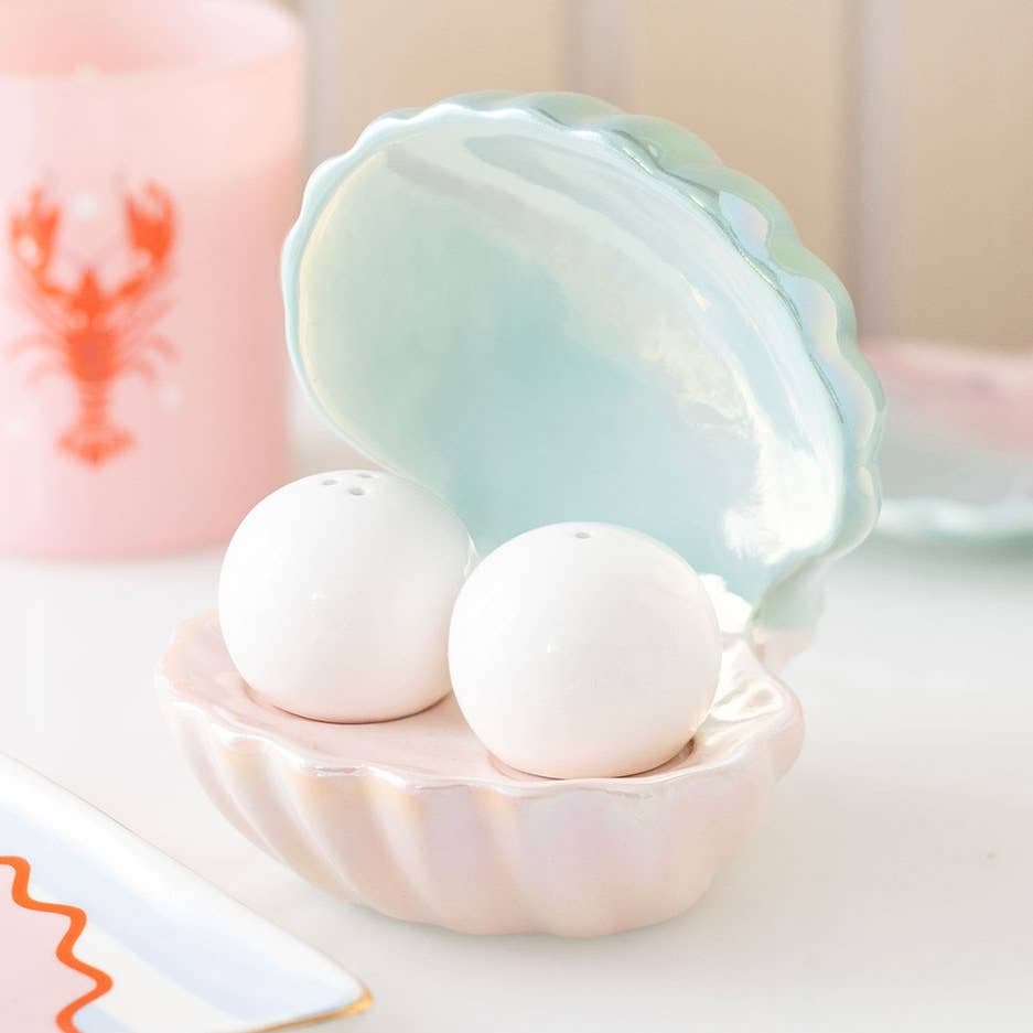 Shell-shaped salt and pepper shakers