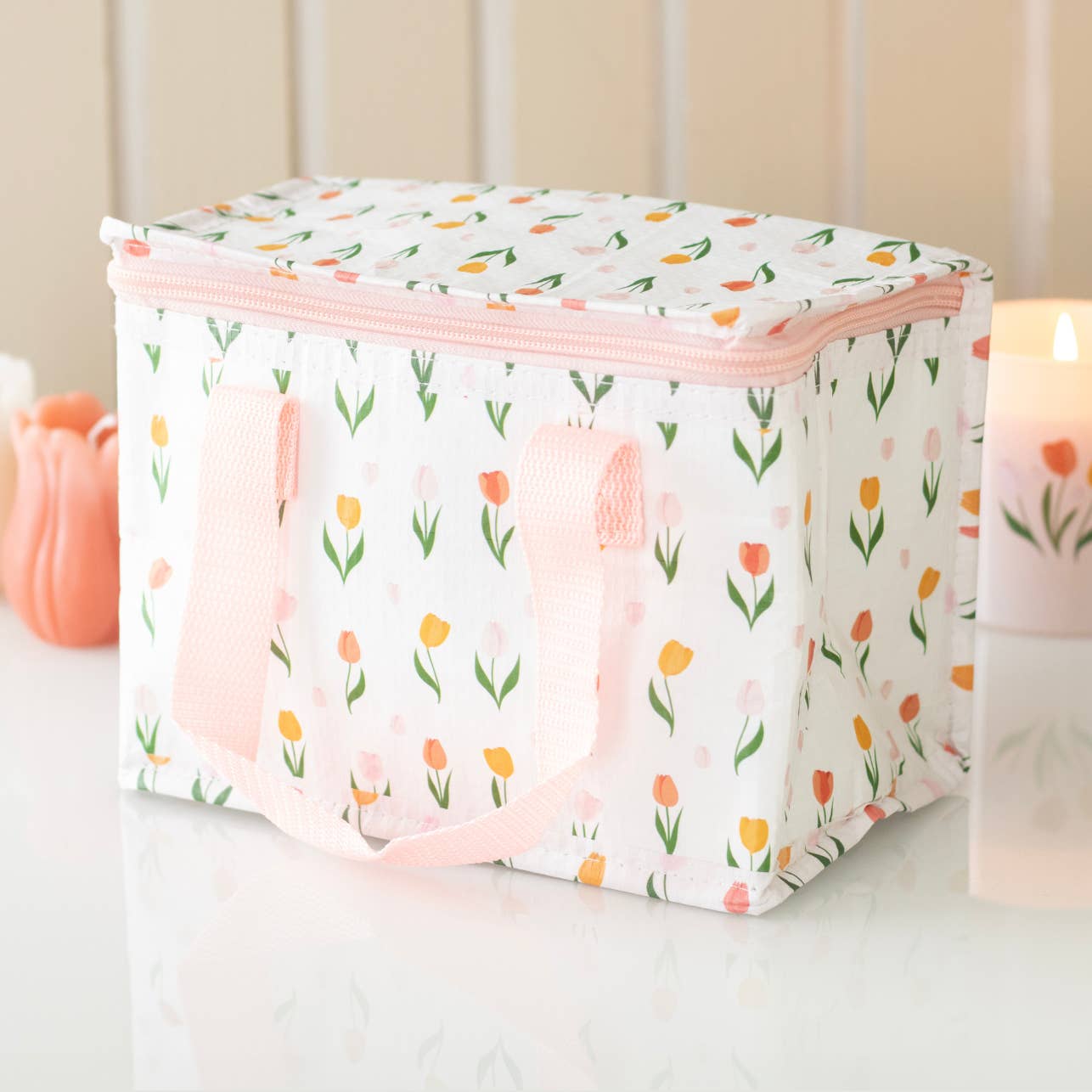 Soft-sided tulip print lunch bag